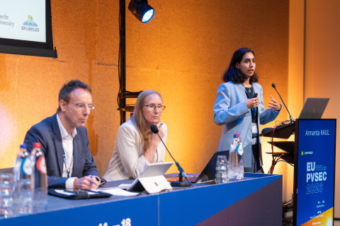 SPARKLES PhD Annanta Kaul presenting at EU PVSEC 2026